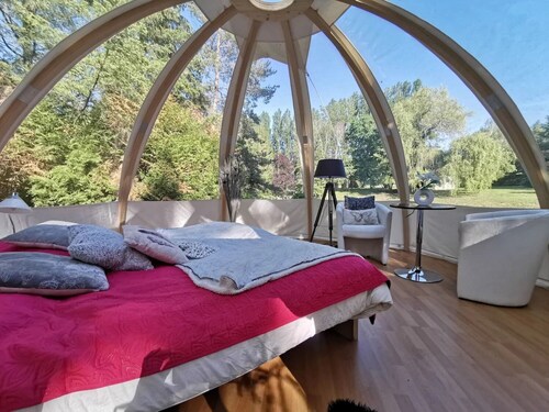 Holiday Home 'Gite La Chenevelle' with Private Terrace, Private Garden and Wi-Fi
