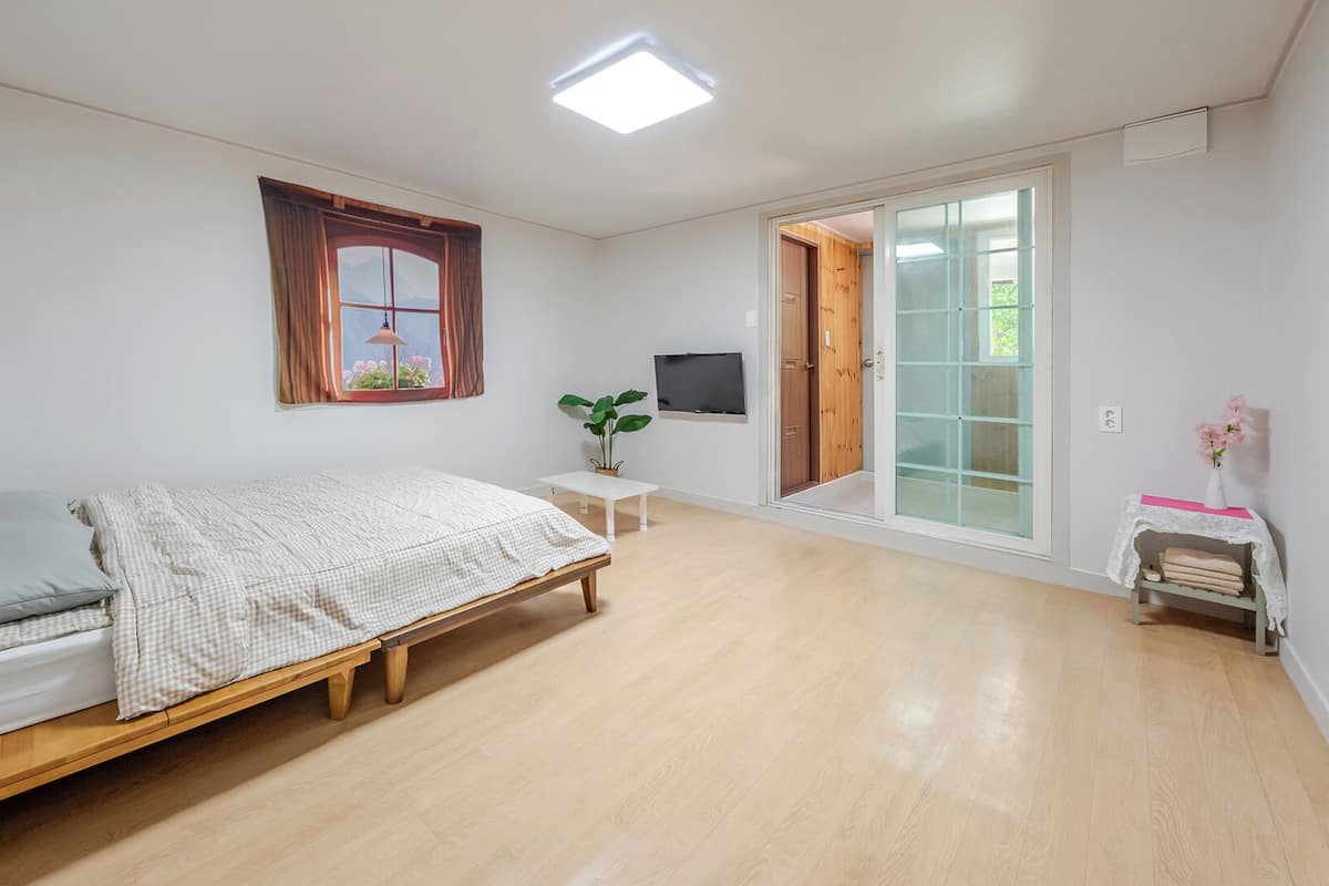 Phòng cơ bản, 1 phòng ngủ (Standard Room2) | 1 phòng ngủ, truy cập Internet không dây miễn phí