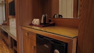 Deluxe Double Room, Garden View | Interior