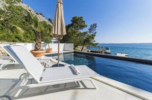 Pool - Villa Lucija Velebit (Barić Draga)