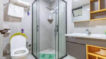 Classic Apartment, Balcony, City View | Bathroom | Free toiletries, slippers, towels, soap
