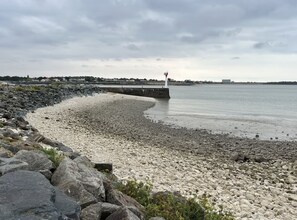 Beach - THE WINCH ROOMS (Nieul-sur-Mer)