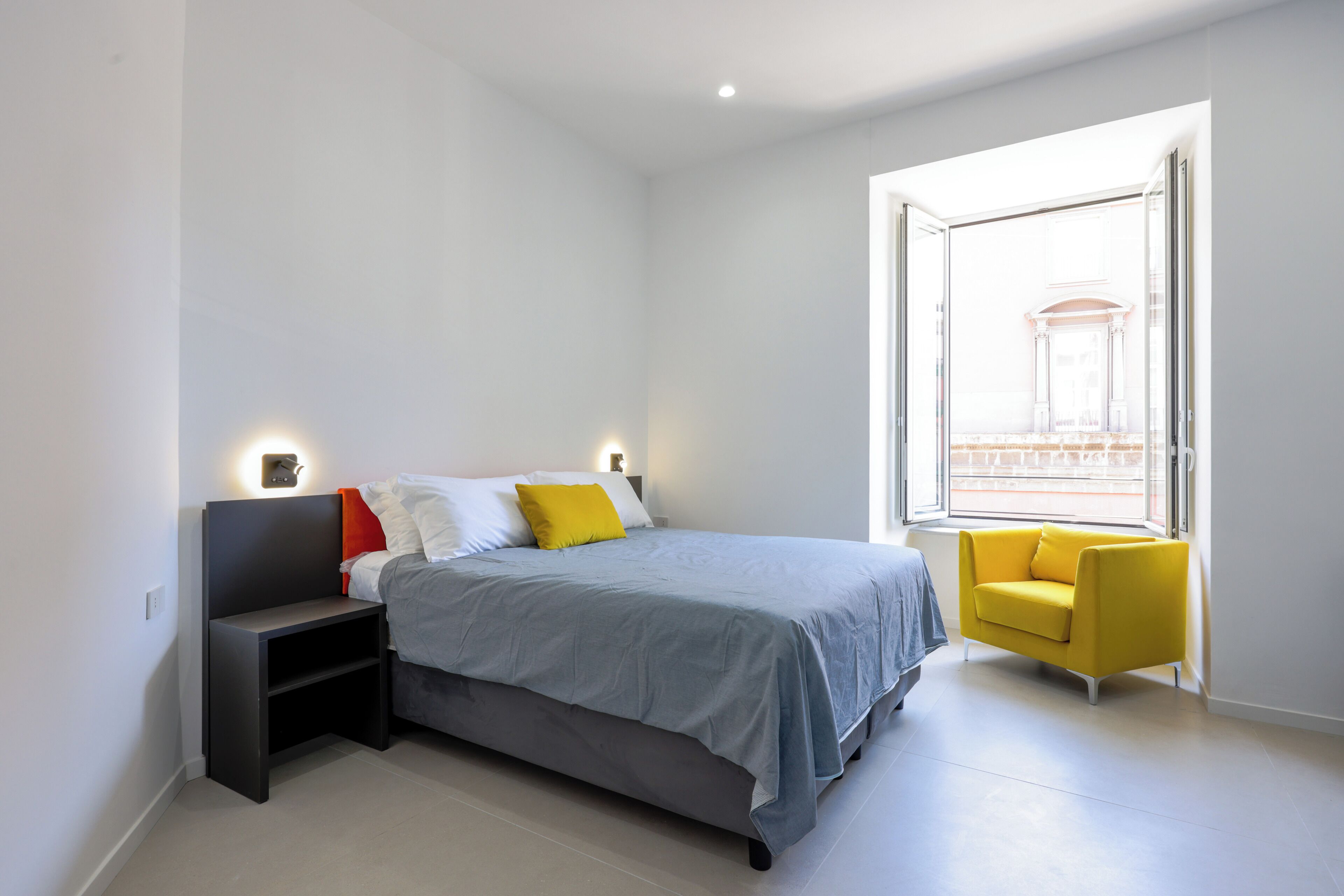 Habitación clásica, vistas a la ciudad | Caja fuerte, escritorio, sistema de insonorización