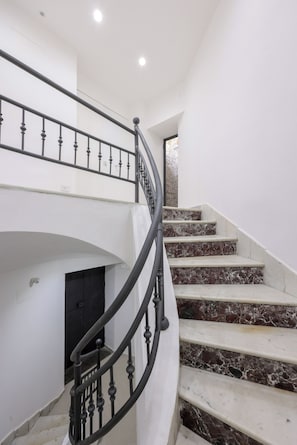 Interior - Domus Tufacee Museum (Napoli)