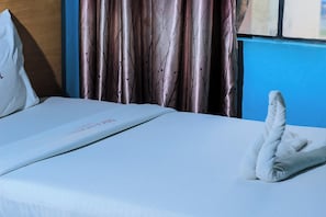 Singola Basic, patio | Una scrivania, postazione laptop, Wi-Fi gratuito