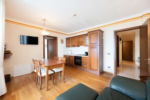Interior - ApartmentsGarda - Villa Giada - TOPAZIO (TORRI DEL BENACO)