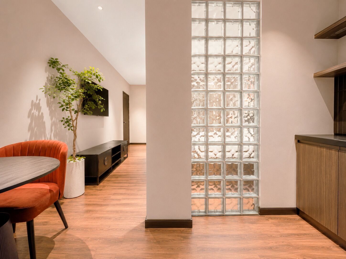 Deluxe Double Room, Balcony | WiFi (free), bed sheets