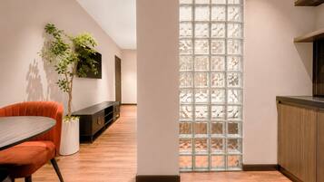 Deluxe Double Room, Balcony | WiFi (free), bed sheets
