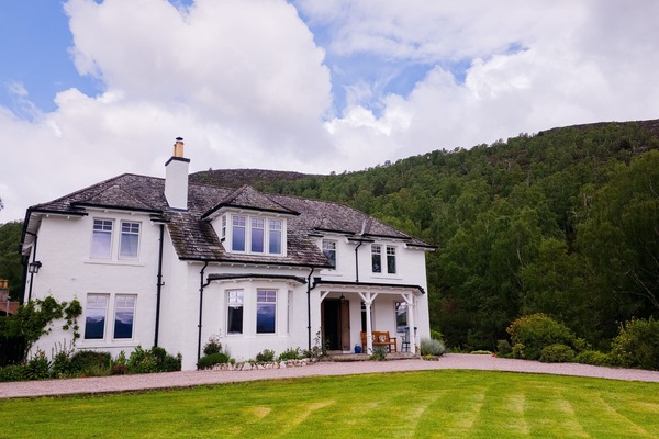 A grand Highland country house set in beautiful grounds on the edge of Aviemore — your adventure starts here.