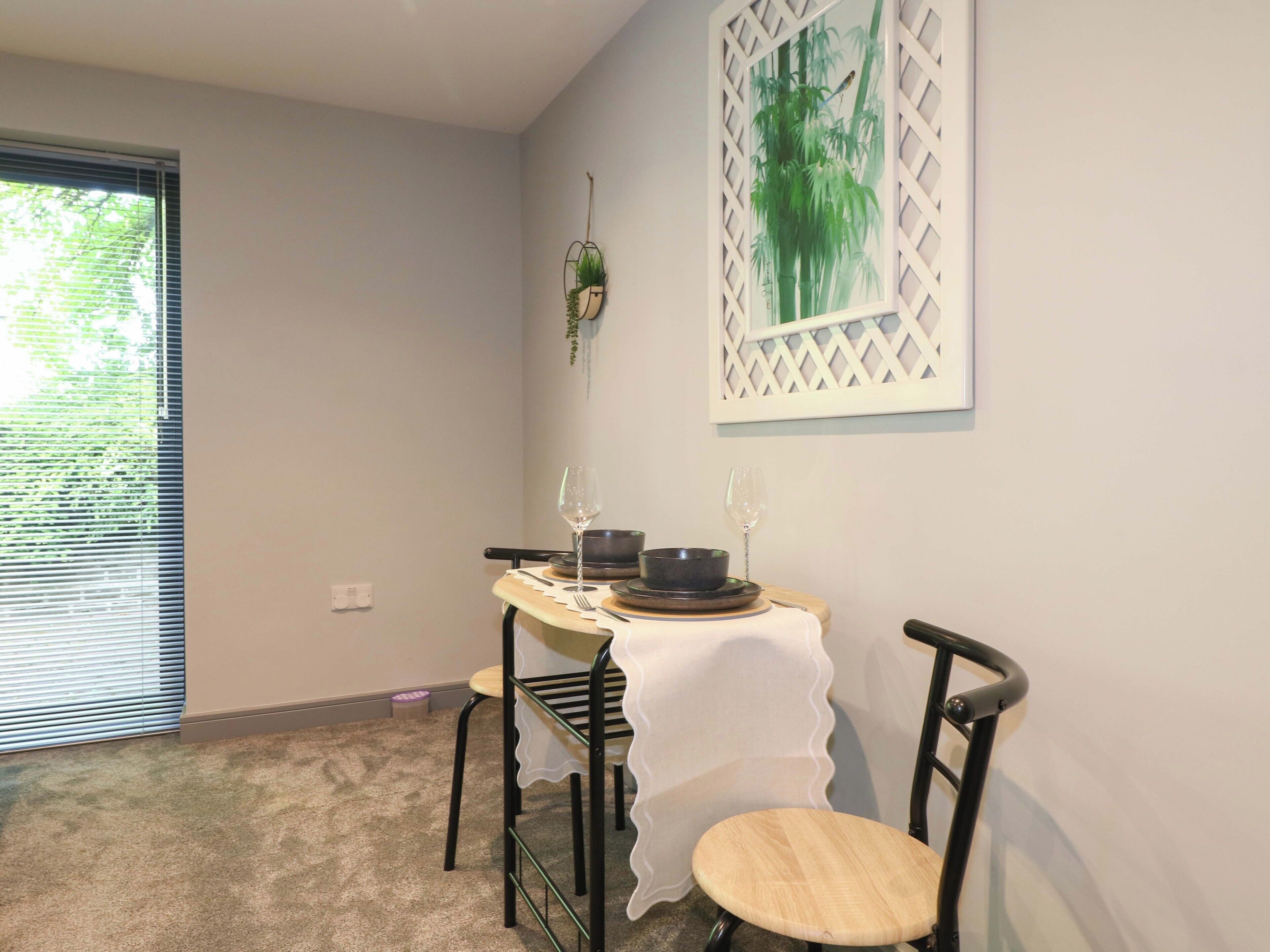Cottage | Dining