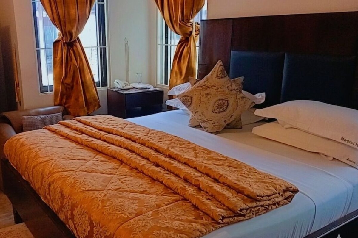 Twin Room | Desk, iron/ironing board (on request), free WiFi