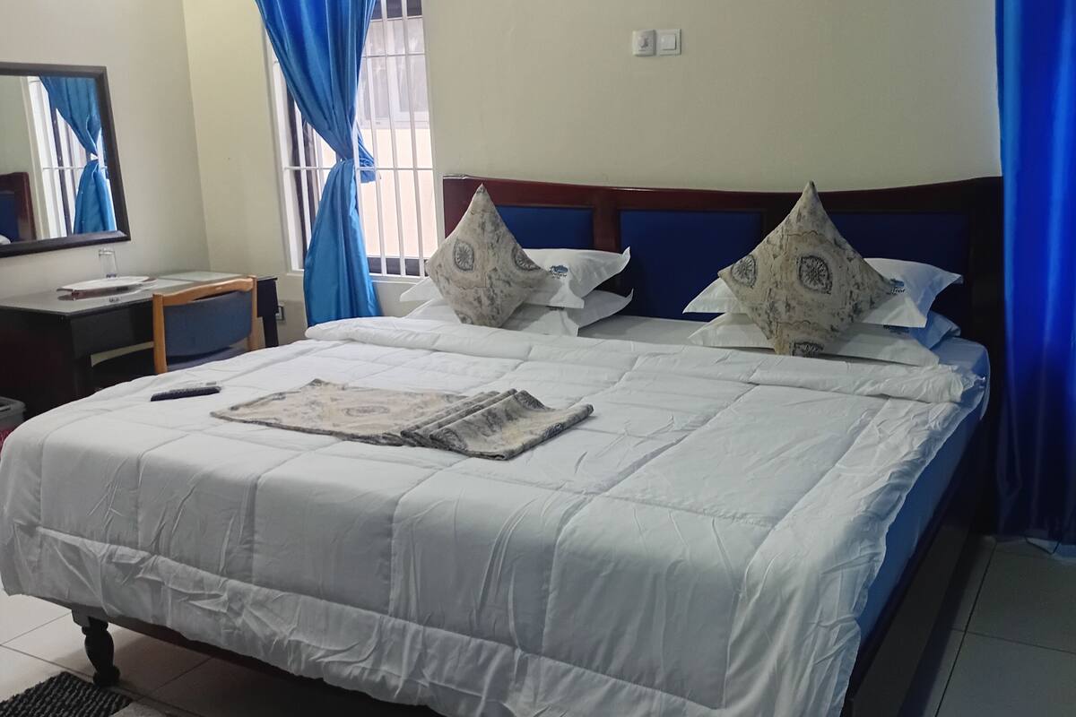 Standard Double Room, Balcony | Desk, iron/ironing board (on request), free WiFi