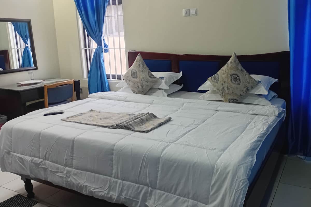 Standard Double Room, Balcony | Desk, iron/ironing board, free WiFi
