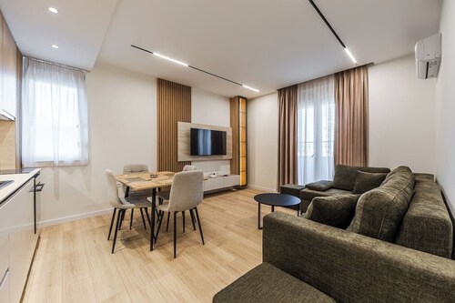A&H Azure Apartaments | 2BR by PikHost