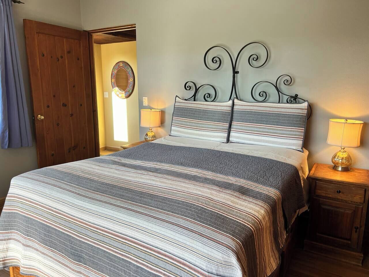 Iron/ironing board, WiFi, bed sheets