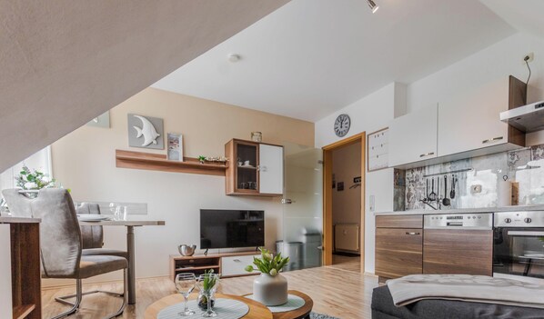 Living area - Vrbo Property (Hooksiel)