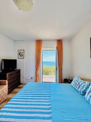 Double or Twin Room, Sea View | Desk, laptop workspace, free WiFi - Turkuaz Boutique Hotel (Sveti Stefan)