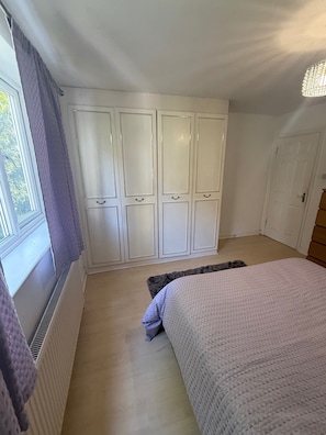 2 Schlafzimmer, Bügeleisen/Bügelbrett, kostenloses WLAN, Bettwäsche