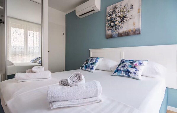Iron/ironing board, travel cot, free WiFi - Amazing apartment in Split with house sea view (Split)