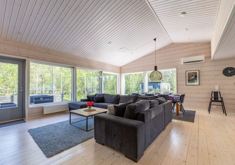 Villa Hellitä | Peaceful 3br Villa With Hot Tub - Muonio