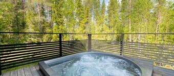 Villa Hellitä | Peaceful 3BR Villa with Hot Tub