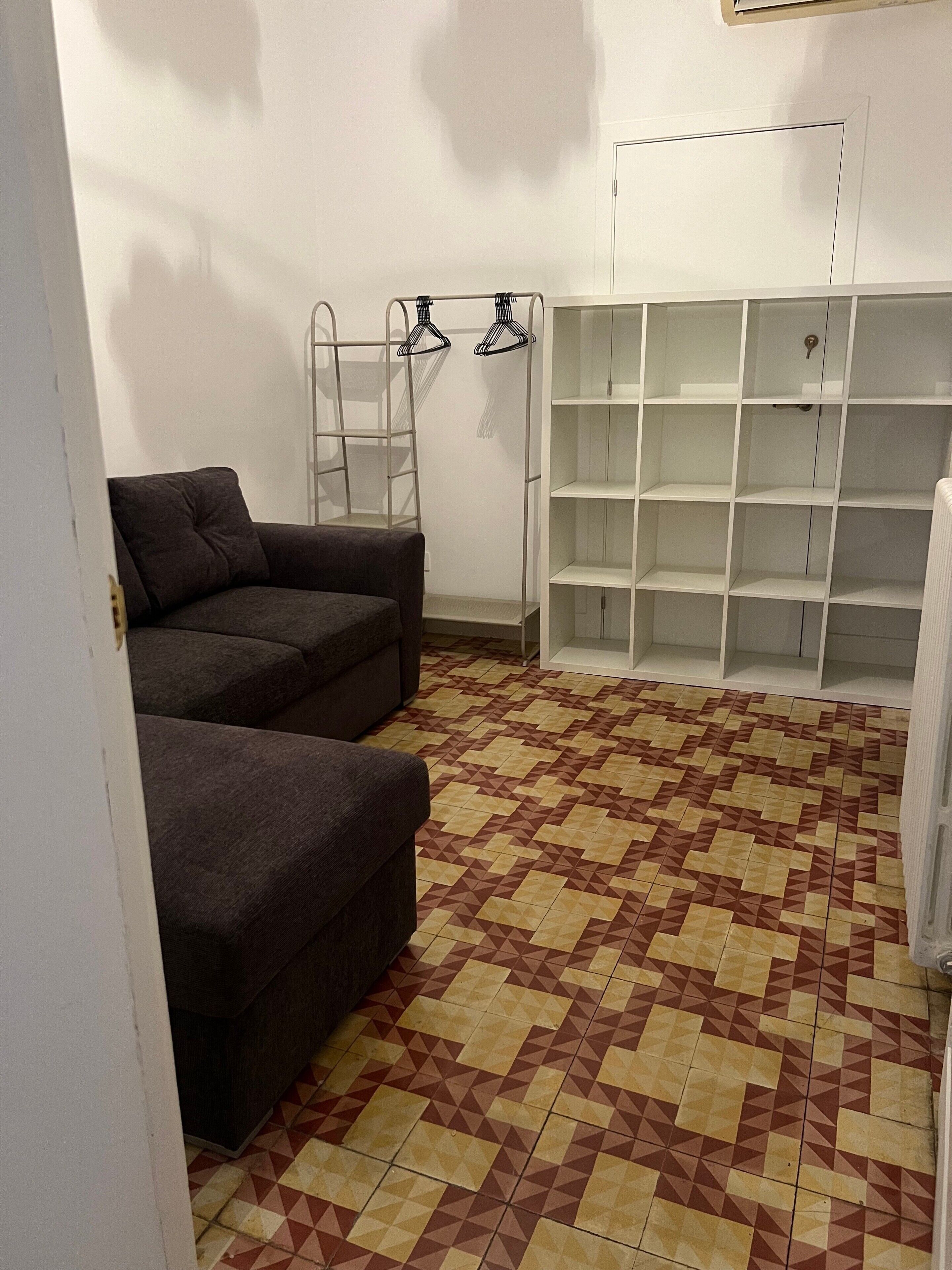 La Divina: Apartment With Balcony In The Heart Of Figueres - Figueres