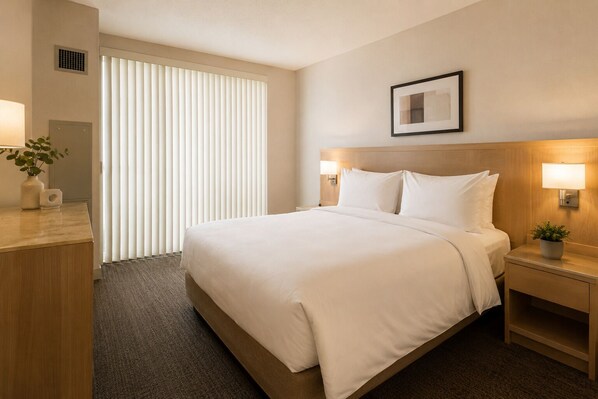 Deluxe Studio | Iron/ironing board, free WiFi - Aurenne Grand Hotel (Toronto)