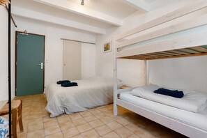 1 habitación y ropa de cama 