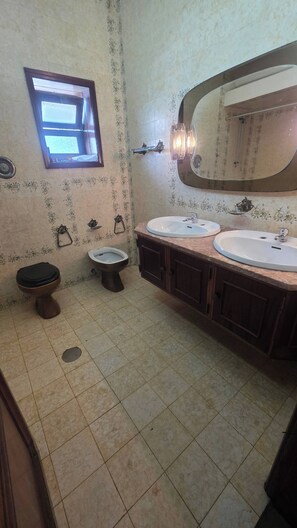 Dormitorio condiviso, 1 camera da letto, patio | Bagno