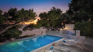 Pool - Villa Lara (Primošten)