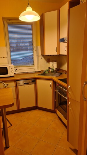 Private kitchen - Perfect 1-bedroom apartment in peaceful Werneuchen for your stay (Werneuchen)