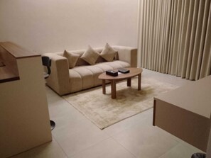 Junior Studio Suite | Living area - Zawia Hotel (Madinah)