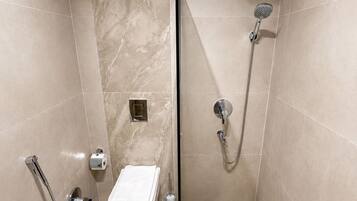 Premier Double Room, Mountain View | Bathroom