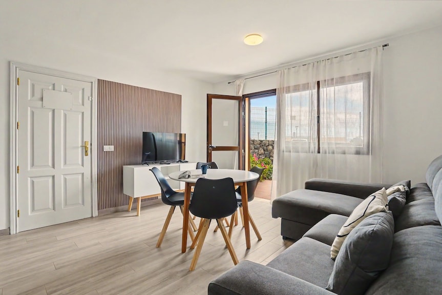 Appartement De Vacances « Oasis Papagayo Cozy Patio » Avec Piscine Partagée, Terrasse Privée Et Wi-fi - Corralejo