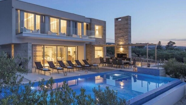 Pool - Villa Ana Splitska (Splitska)