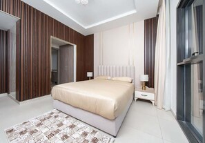 Room - Seafront Apt w/ Pool & Gym near Attractions (Sharjah)