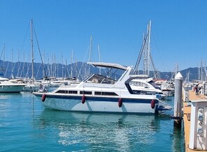 Marina - Soggiorno sul mare a Salerno su un B&b Galleggiante (Marina d'Arechi Porto, Mercatello)