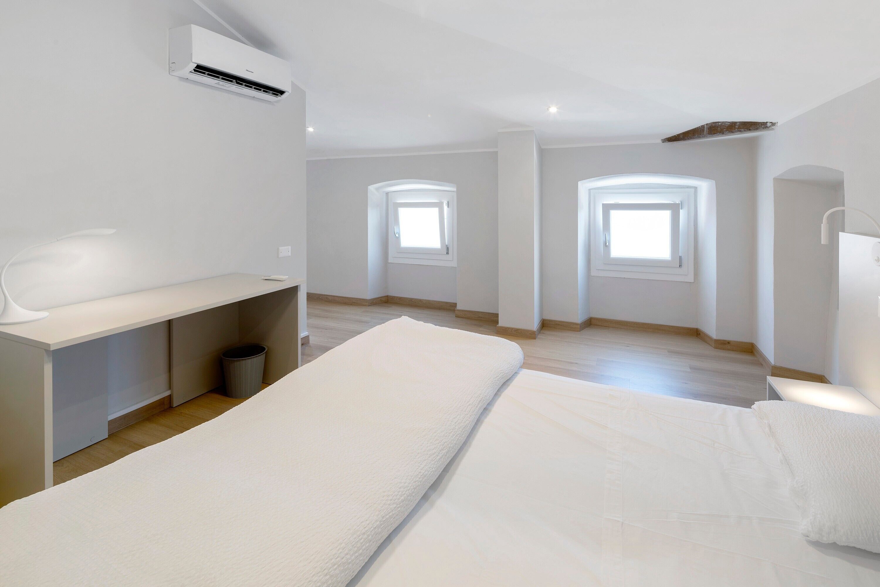 WiFi, bed sheets