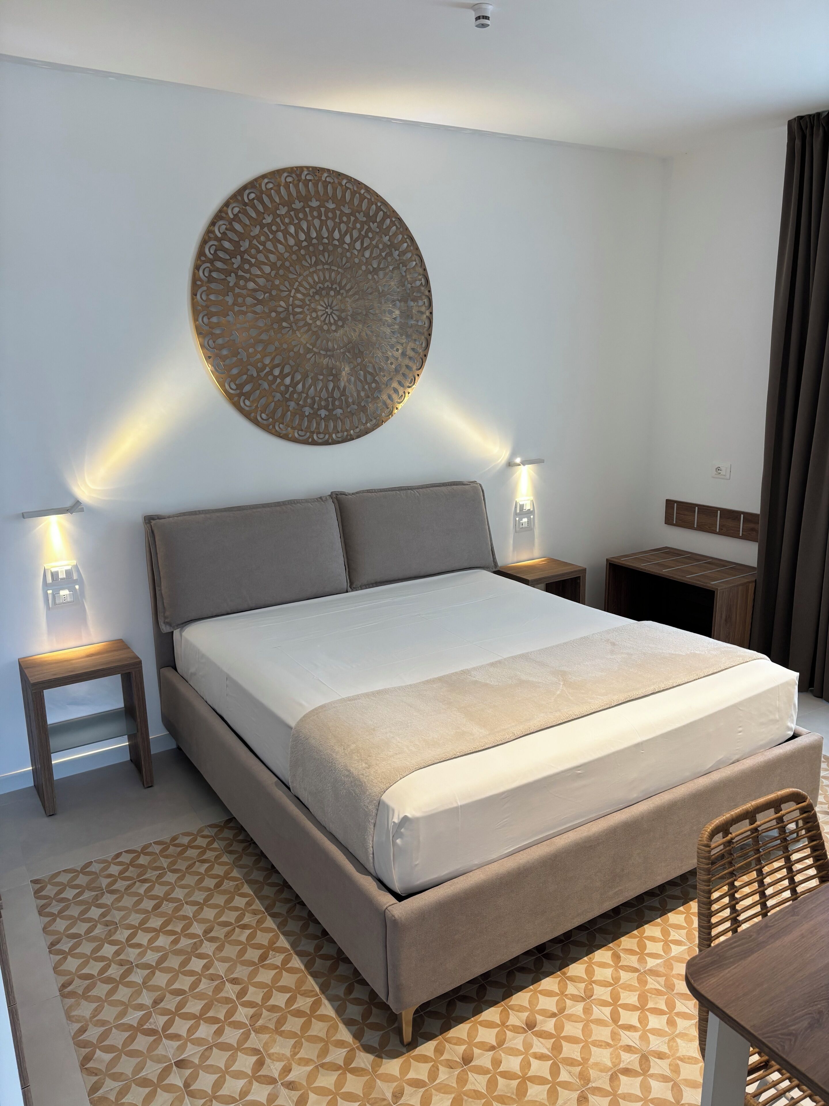 Double Room | In-room safe, desk, free WiFi