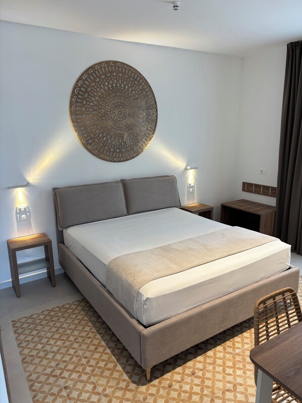 Chambre double | Coffre-fort, bureau, accĂšs au Wi-Fi (inclus)