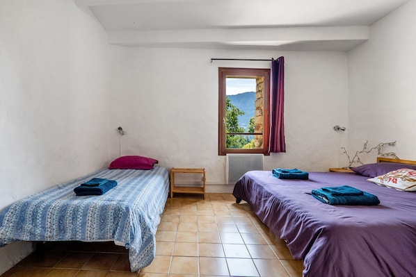 1 chambre, draps fournis