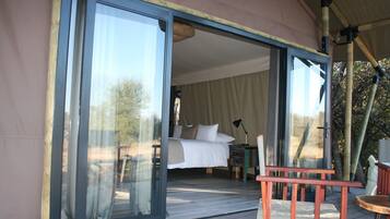 Deluxe Double or Twin Room, Patio, River View | Terrace/patio