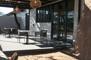 Outdoor dining - Osonjiva Outpost (Otjiwarongo)