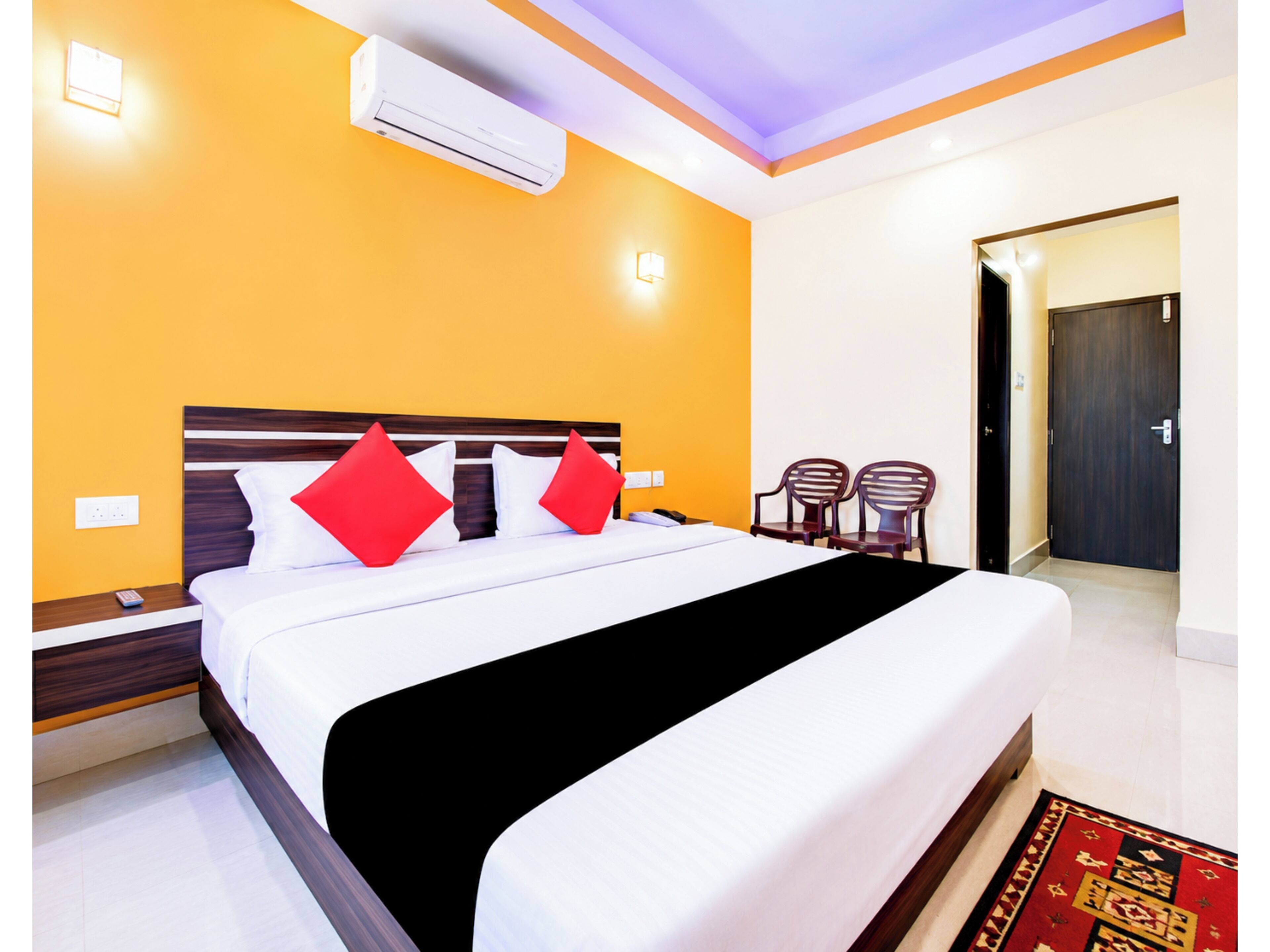 Hypo-allergenic bedding, desk, soundproofing, free WiFi