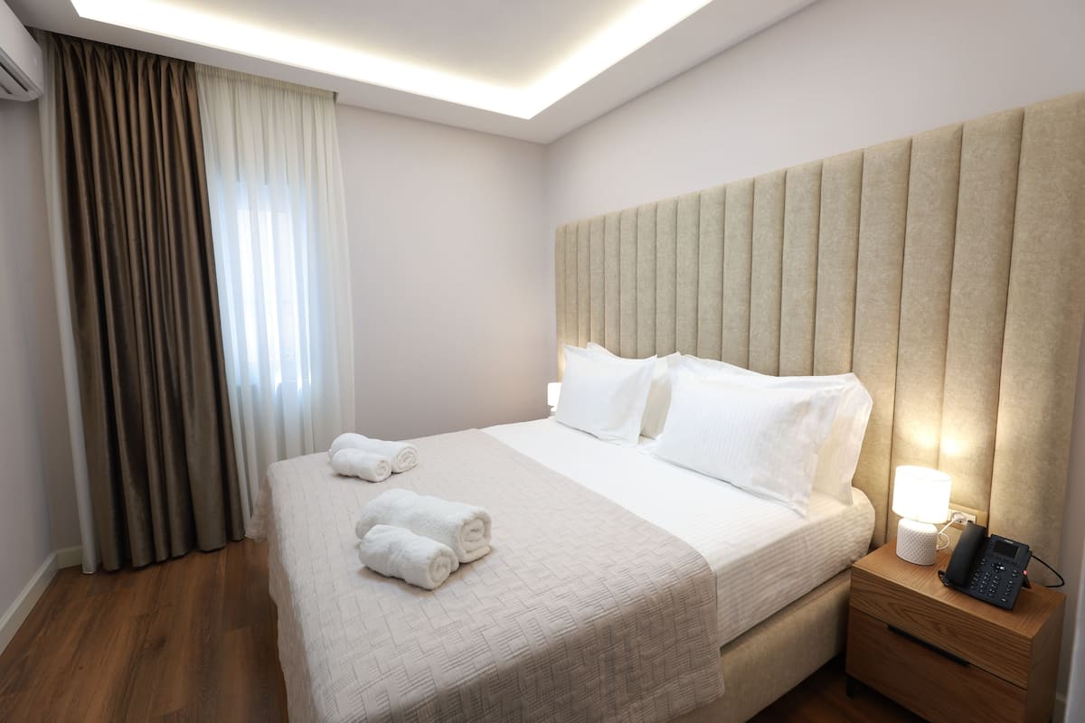 Standard-Doppelzimmer | Schreibtisch, kostenloses WLAN, Bettwäsche
