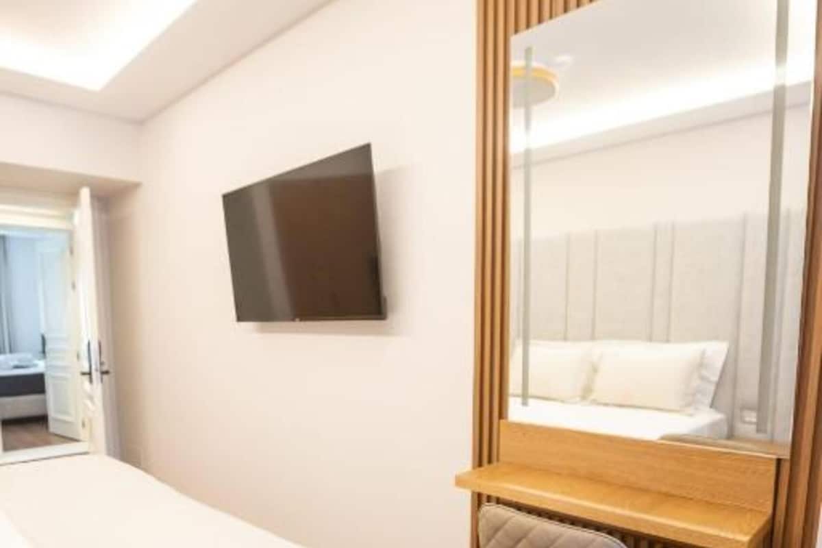 Standard Double Room | Desk, free WiFi, bed sheets