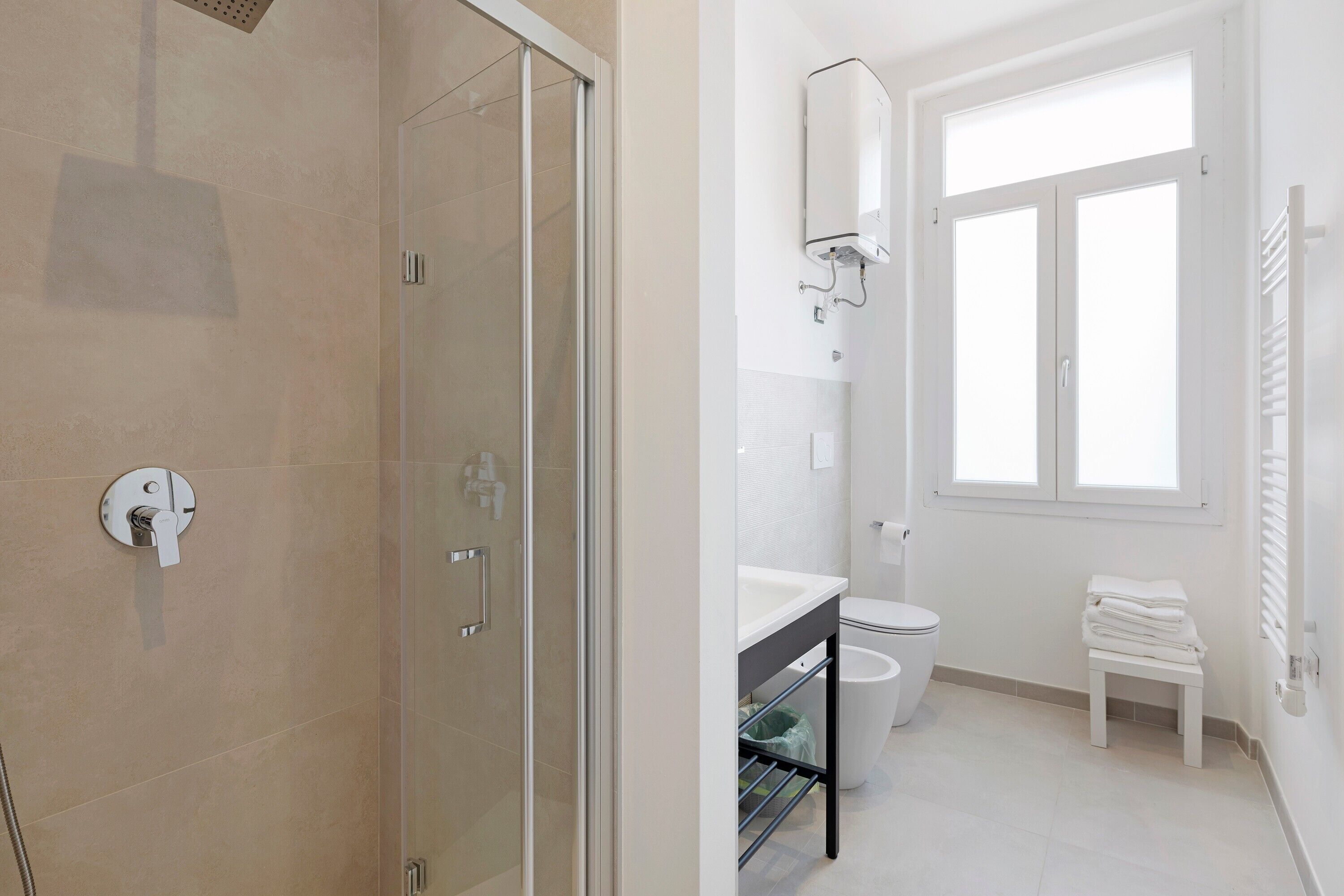 Douche, serviettes fournies