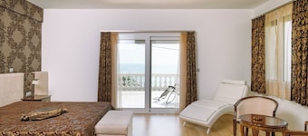ARURA SUPER LUXURY VILLA, GERAKINI, GREECE, 30 METERS FROM THE AEGEAN SEA