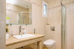 Bathroom - ARURA SUPER LUXURY VILLA, GERAKINI, GREECE, 30 METERS FROM THE AEGEAN SEA (Gerakini)