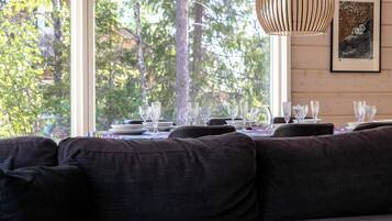 Comfort Apartment, 3 Bedrooms, Sauna | Tempat makan
